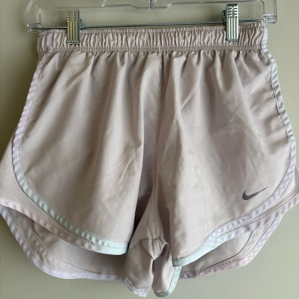 Nike Dri-Fit Tempo Running Shorts Women’s Medium (Runs‎ Small)